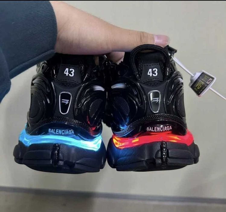 Balenciaga Runner 2.0 black LED