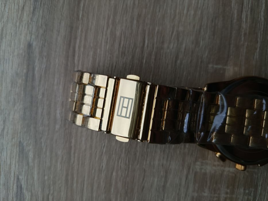 Zegarek męski Tommy Hilfiger, biała koperta złota bransoleta