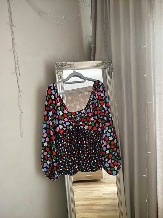 Asos czarna bluzka w kolorowy wzór szerokie rękawy
