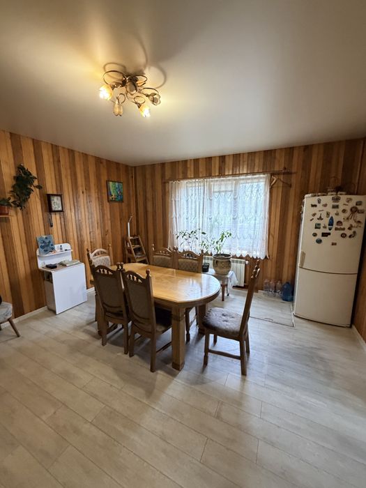 Будинок в Микитинці.