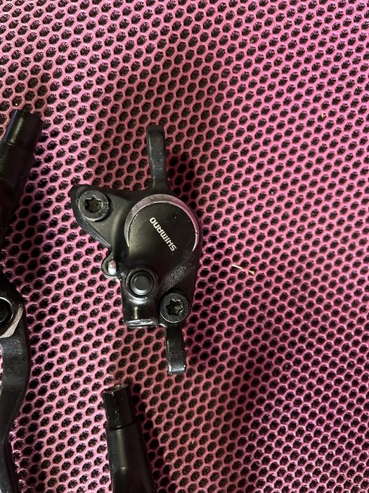 Klamki hamulcowe i docisk shimano . Na części