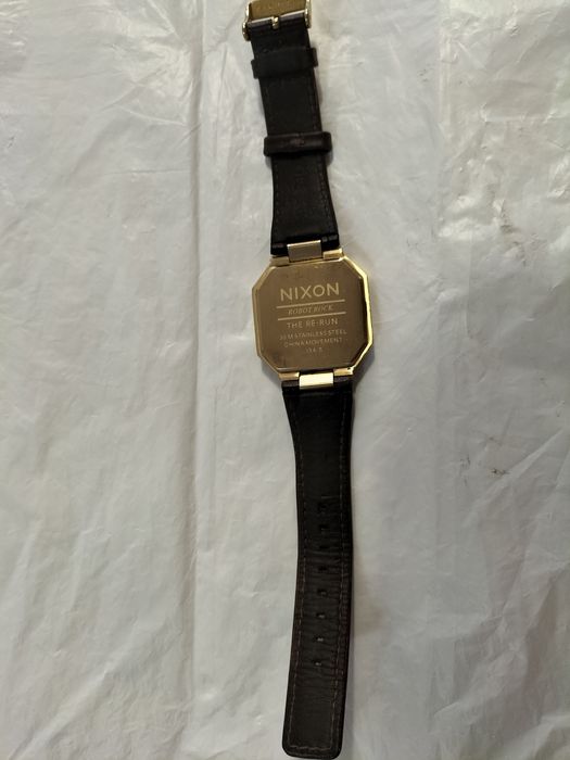 Vendo relógio usado