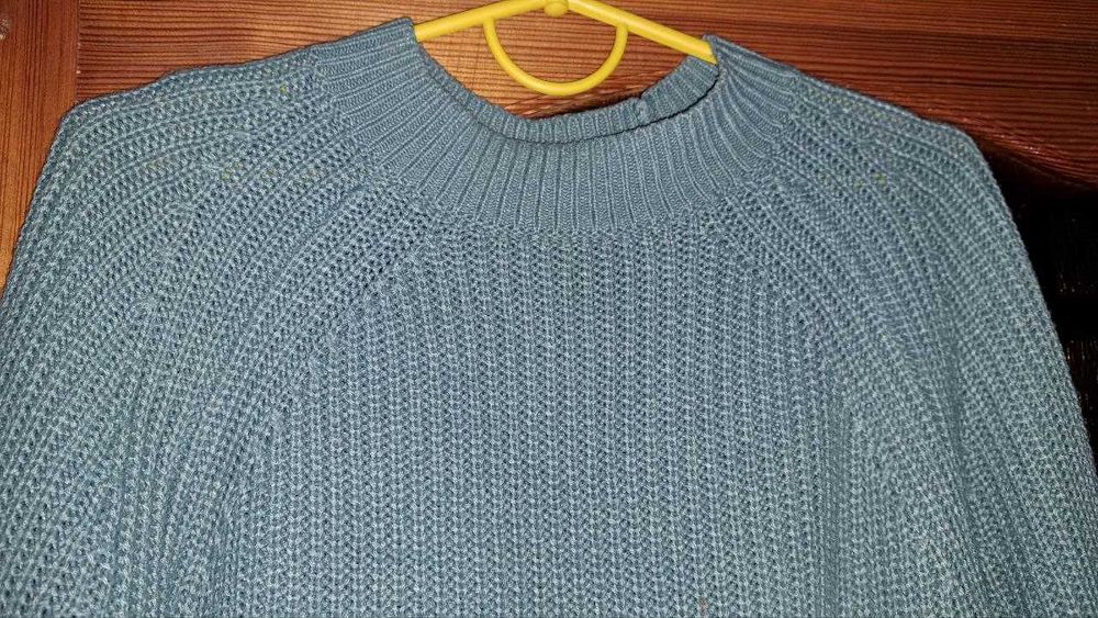 Светр весняний COLIN`S