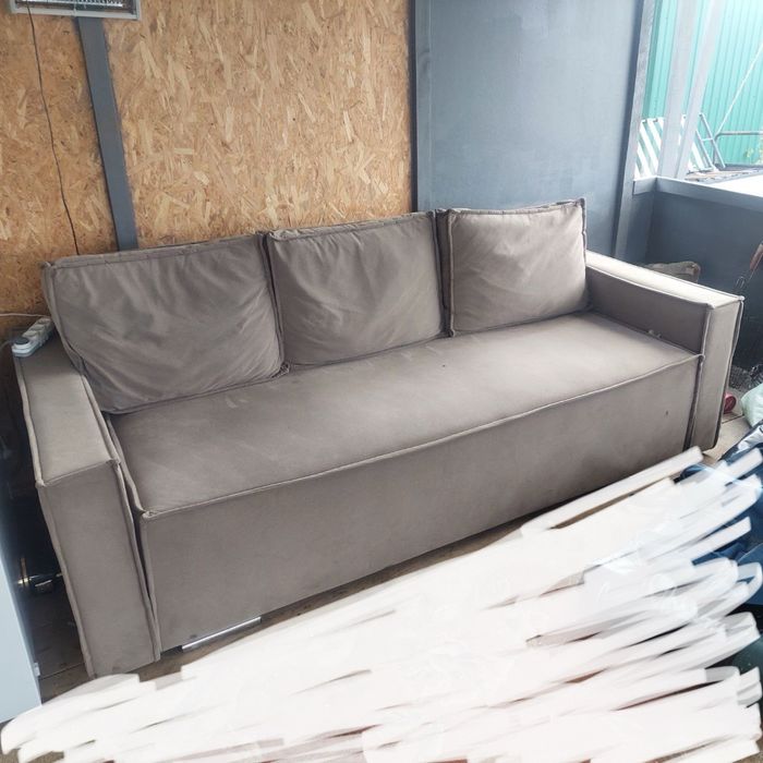 Меблі. Продам диван