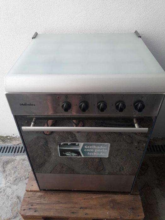 Fogao "Meireles" em bom estado