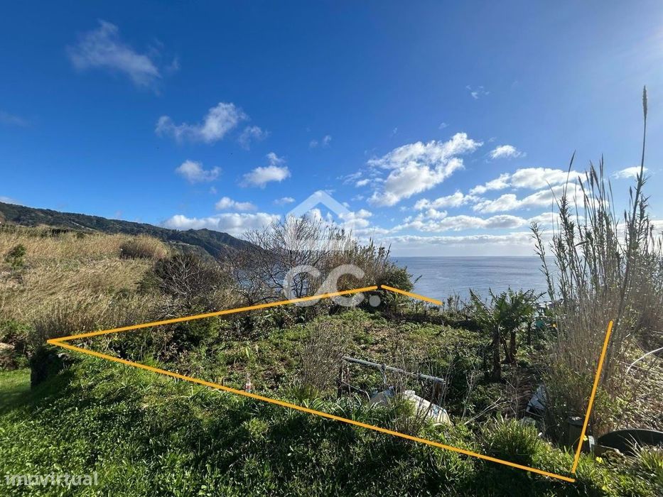 Terreno com 900m2 - Ponta Garça - Vila Franca do Campo