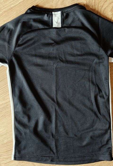 T-shirt Nike DRI-FIT (8-10lat)