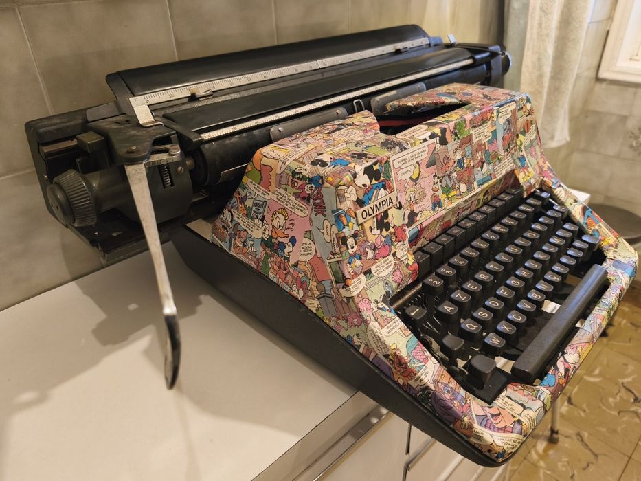 Maquina de escrever Olympia (com criatividade)