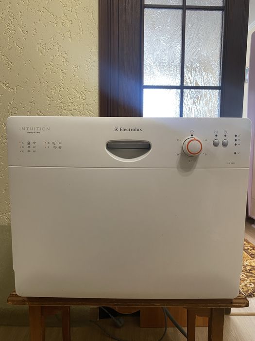 Посудомийна машина  Electrolux  настільна