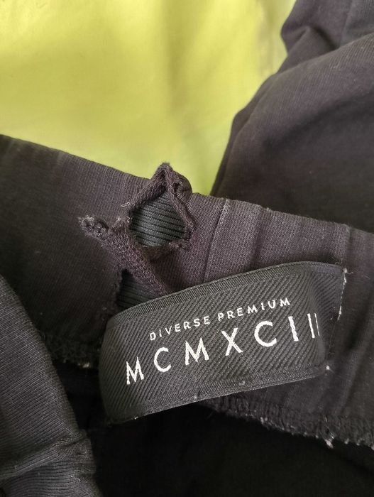 DIVERSE Premium. Spodnie dresowe.