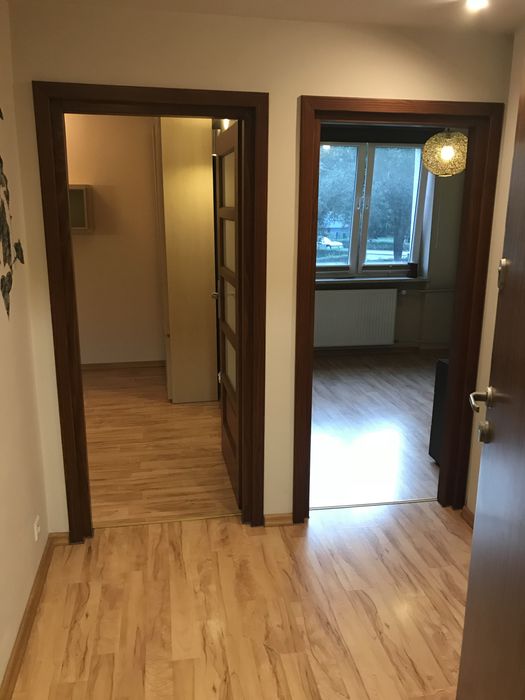 1 piętro, tramwaj, widok na park, 2 pokoje