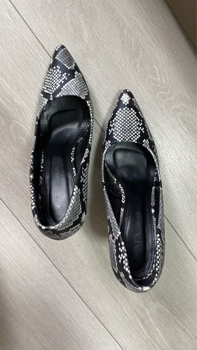 Туфлі розмір 38 39