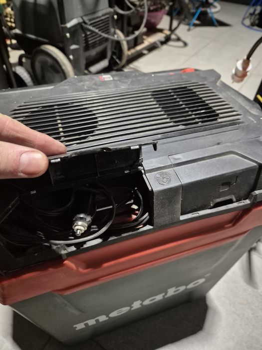 Переносной холодильник Metabo8