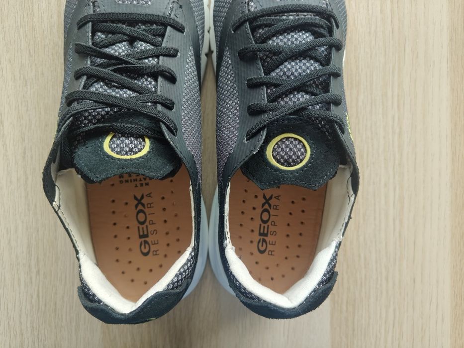 Sneakersy Geox Rozmiar 42 nowe.