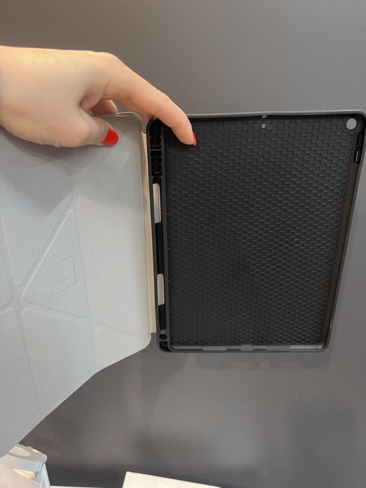 Чехол Uniq iPad Air 2019 Transform