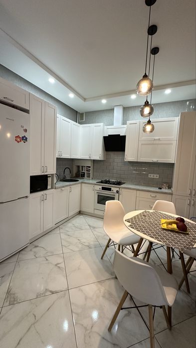 Таунхаус біля центрального парку! Парковка з накриттям!