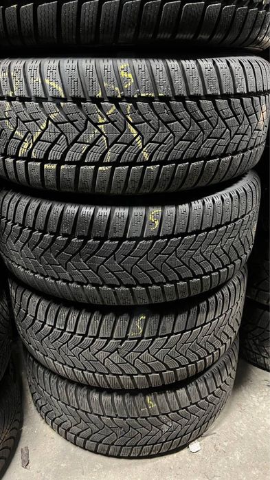 Комплект зимової гуми Dunlop 235/45/18