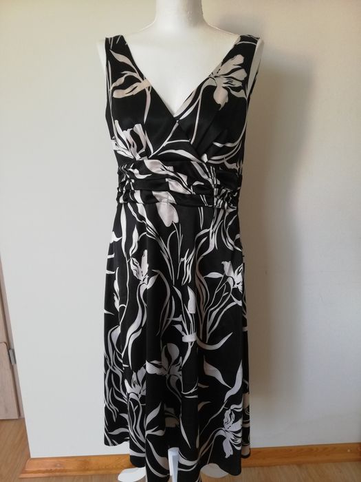 Elegancka sukienka 44 atłasowa