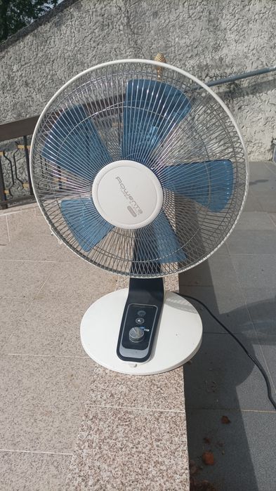 Vendo ventoinha em bom estado.