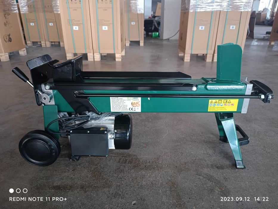 Продам дровокол колун гидравлический 6 тонн. 2,2 кВт. 220 В. Новый.