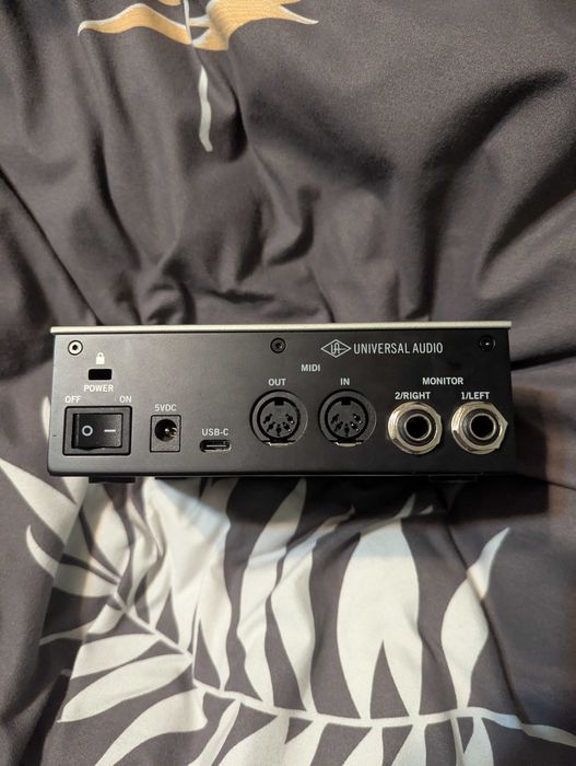 Аудіоінтерфейс UNIVERSAL AUDIO VOLT 1 звукова карта уже вона
