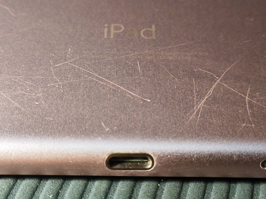 Купи собі iPad Pro A1674 (32 ГБ, Wi-Fi + LTE) вигідно!