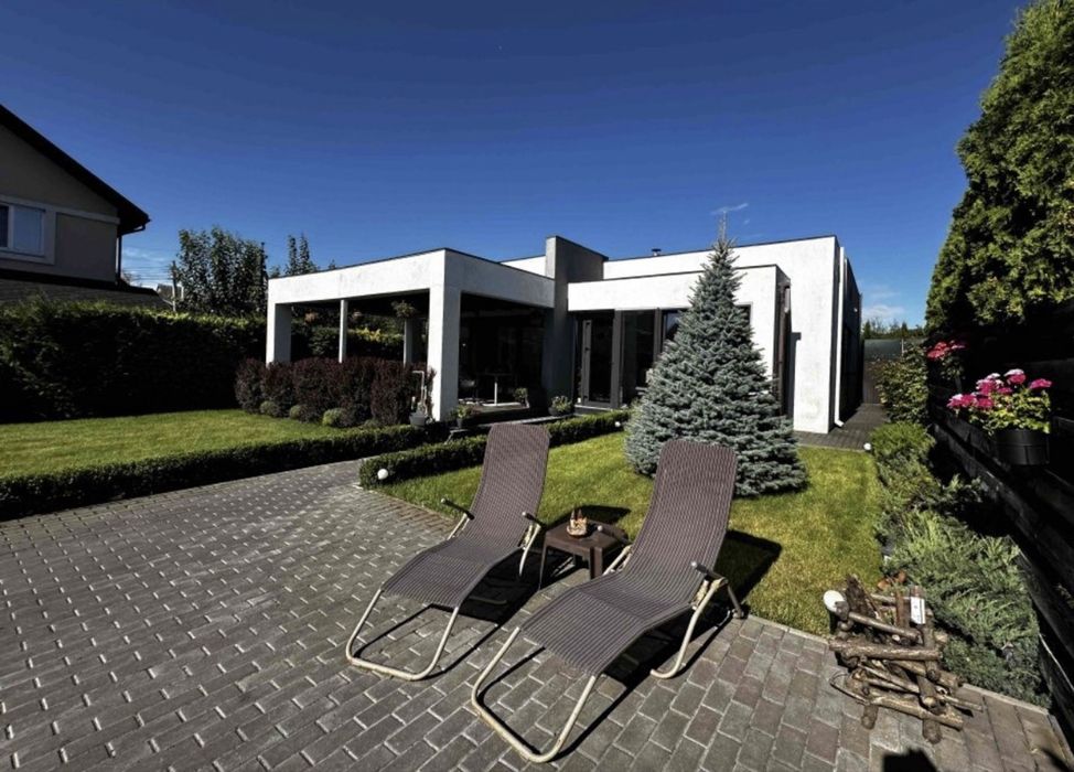 Будинок 95 кв.м на 5 сотках сел. Гореничі з гарним ремонтом і садом