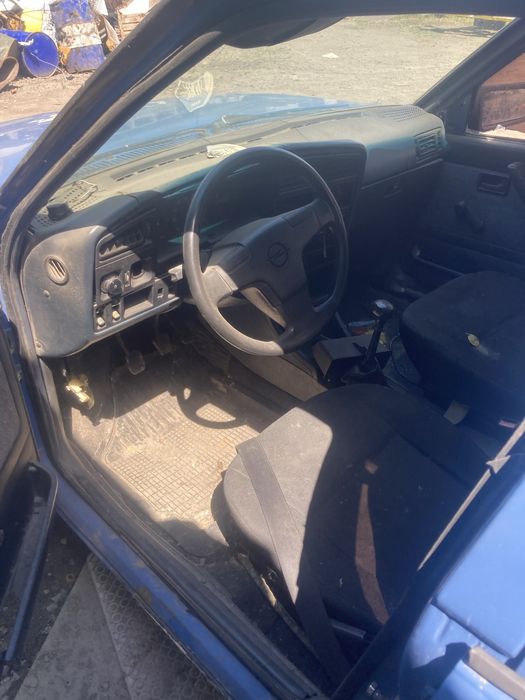 Двигун Opel Ascona 1.6j e16nz