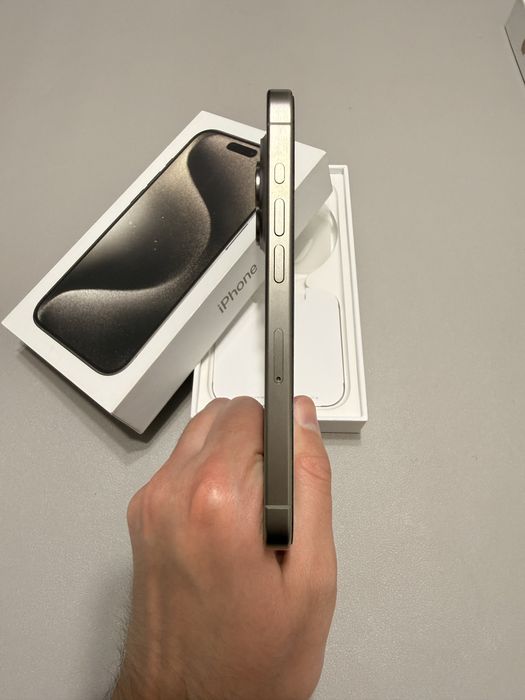 iPhone 15 Pro 256 GB Natural Titanium