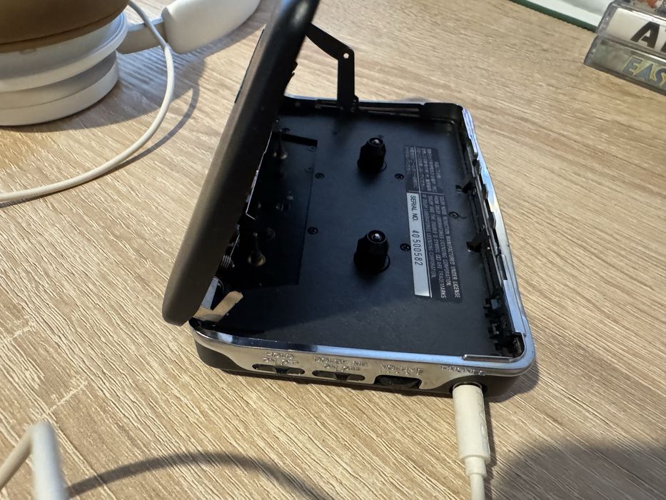 Kenwood CP-M5 касетний плеєр, дуже рідкісний. В дуже доброму стані……..