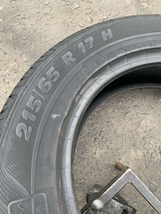 Шини 215/65 R17 Semperit  літо 2023 рік 6 мм