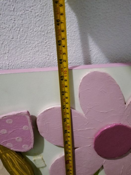 Cabeceira menina. Pintado á mão