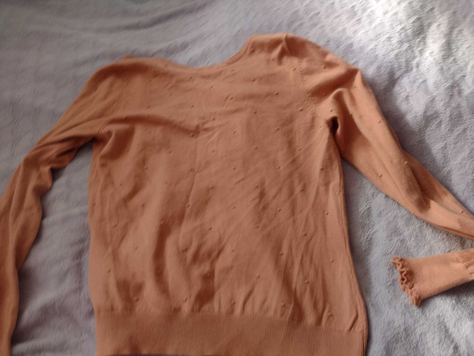 Nowy sweter uroczy z perełkami brzoskwiniowy Orsay M