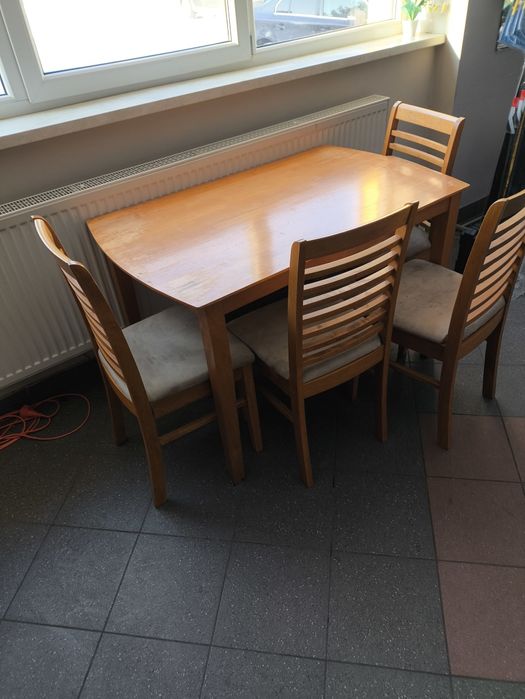 Stół + 4 krzesła