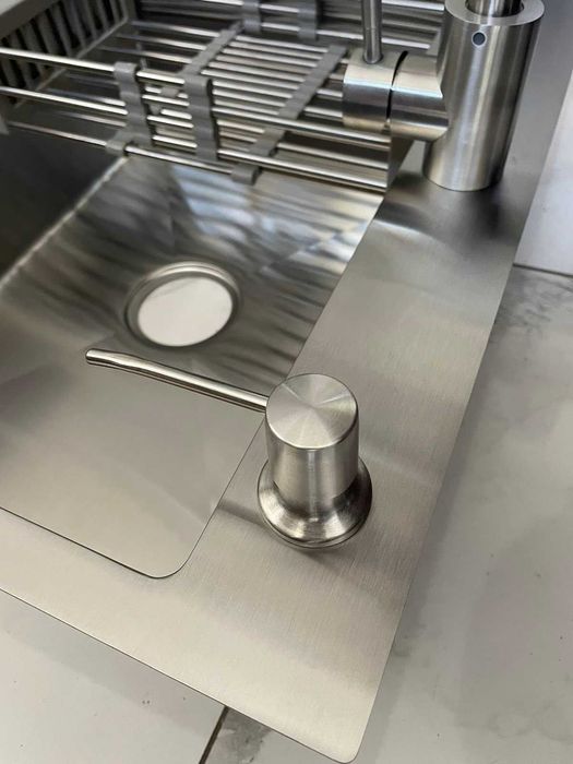 Бонус! Кран и дозатор! Кухонная мойка Lidz Handmade нерж. 6050