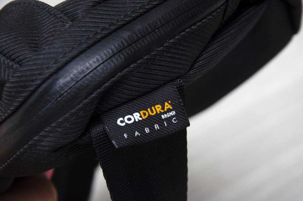 Сумка Herschel Nineteen Cordura Black поясна, водостійка, міцна.