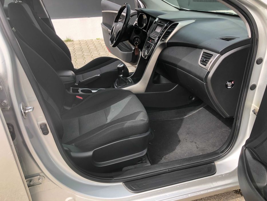 Hyundai I30   1.4 CRDI  Nacional