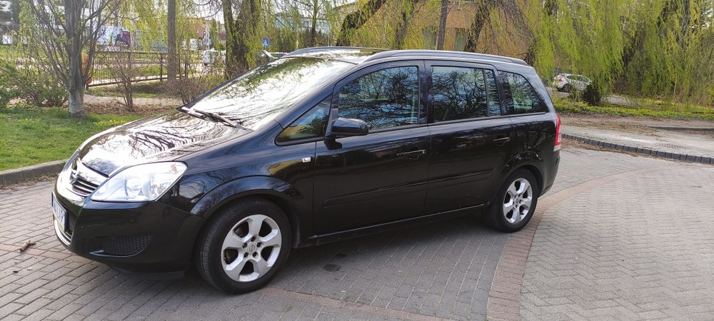 Opel Zafira B rok produkcji 2009