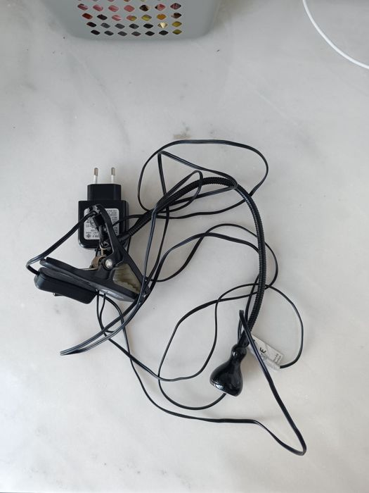 Candeeiro LED com mola