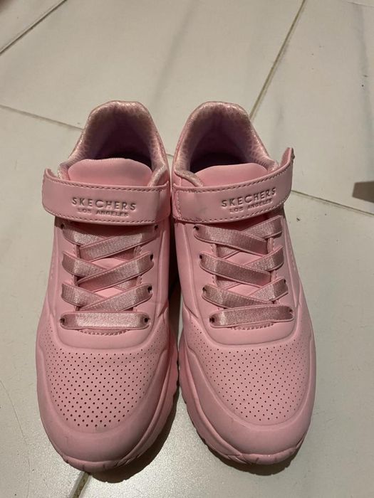 Vende-se ténis da Skechers n 33