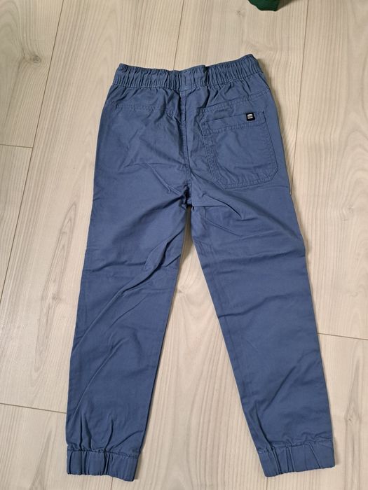 Spodnie joggery Reserved r.128