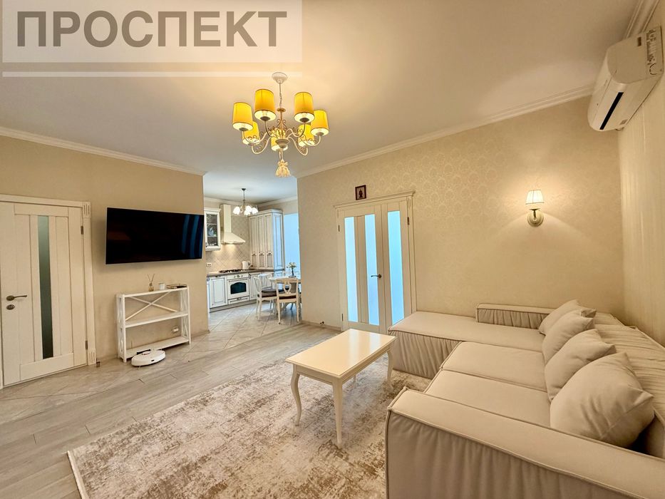 Продам 3-х кімн.квартиру з ремонтом вул. Євгена Коростильова ( ЦЕНТР). З видом на парк.