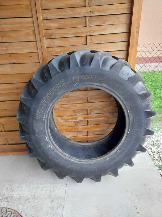 Sprzedam opony do ciągnika 14.9 R28