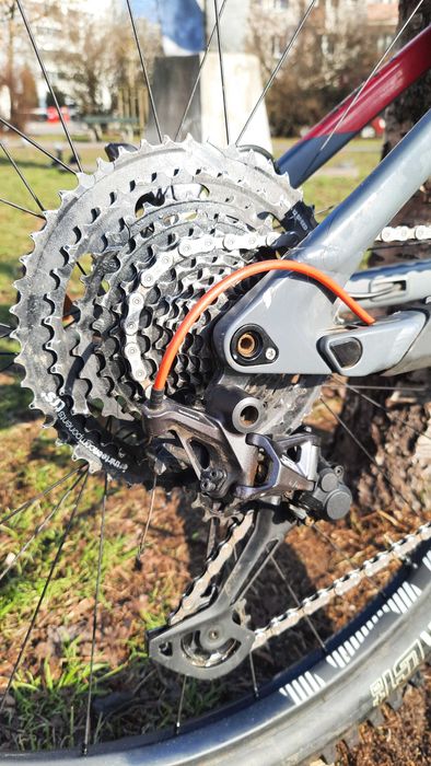 Cube Stereo 170 TM, grey'n'red / 180 skoku przód, 170 tył / Rozmiar 18