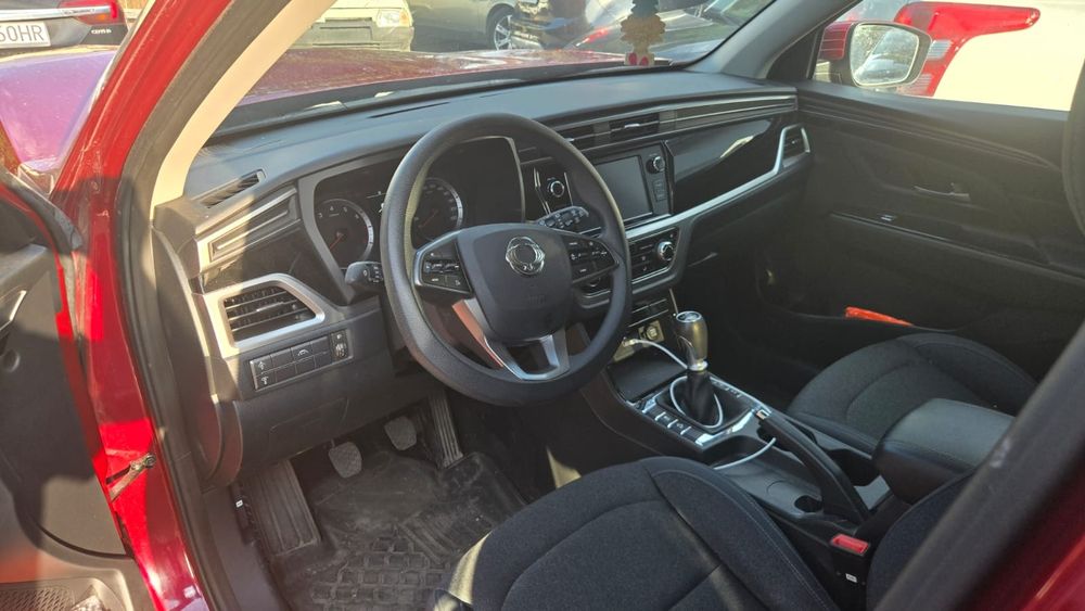 Ssangyong Korando 1.5 benzyna  uszkodzone pali  jezdzi