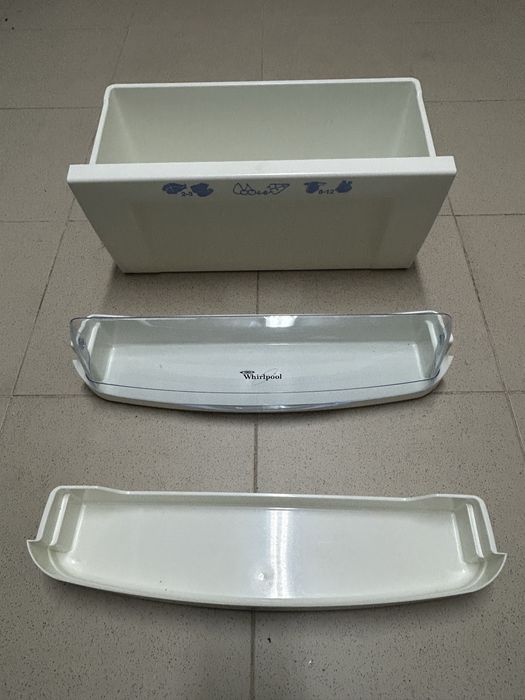Prateleiras e gavetas para Frigorífico combinado Whirlpool de encastrar