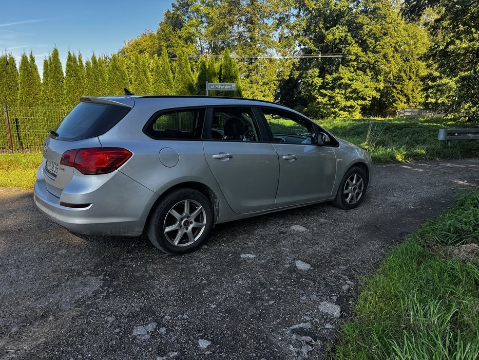Opel Astra J 2011 Diesel 1.7 CDTi