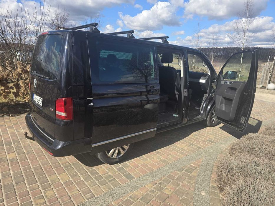 Samochód volkswagen multivan