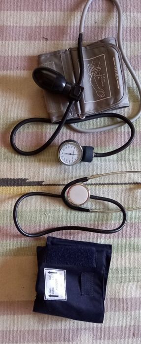 Тонометр механика без мажеты .