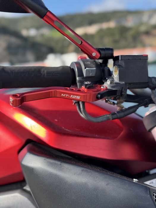 Yamaha MT-125 Vermelha